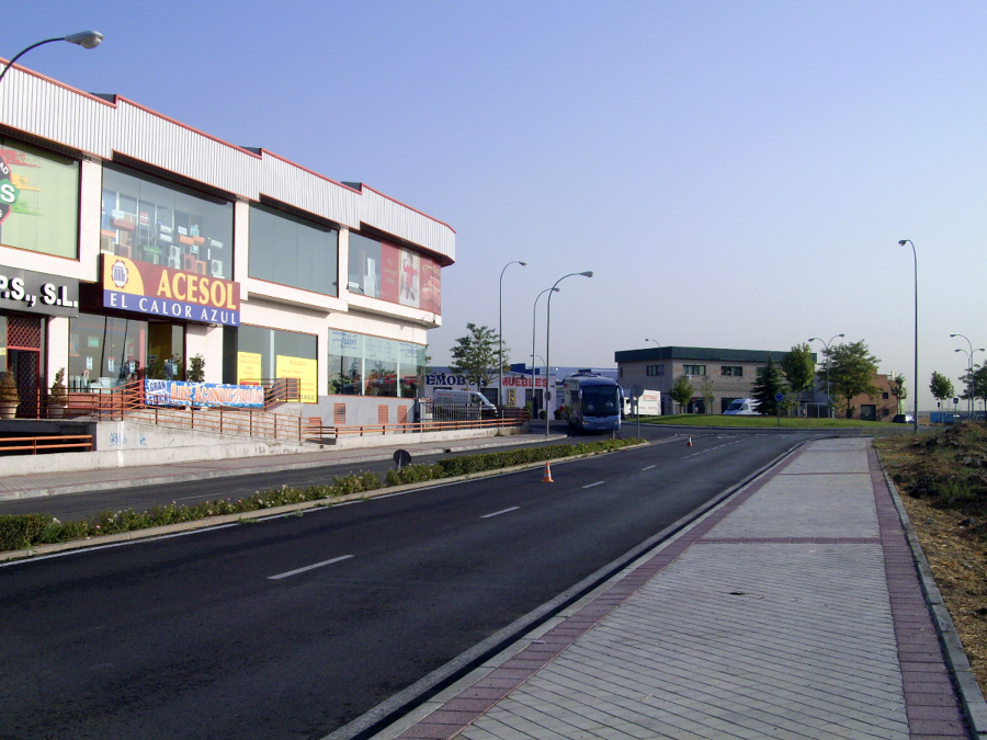 Fachada del complejo comercial