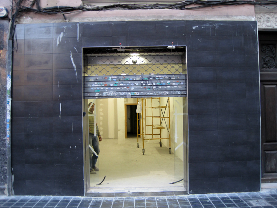 Fachada e interior en obras