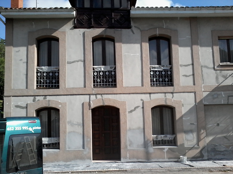 fachada en proceso de restauración