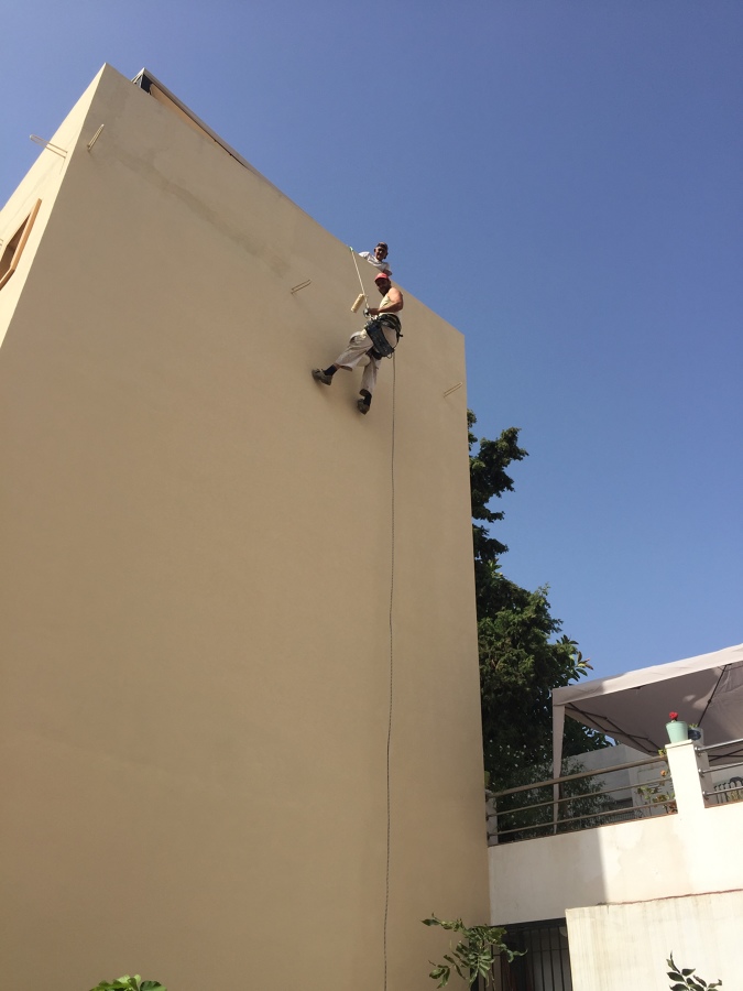 Fachada en proceso de restauración
