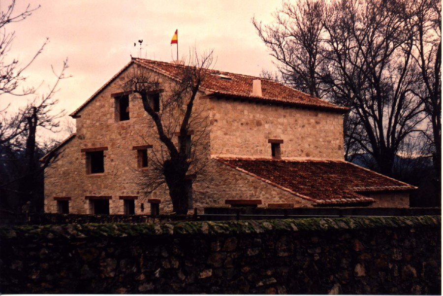 Fachada este durante la construcción