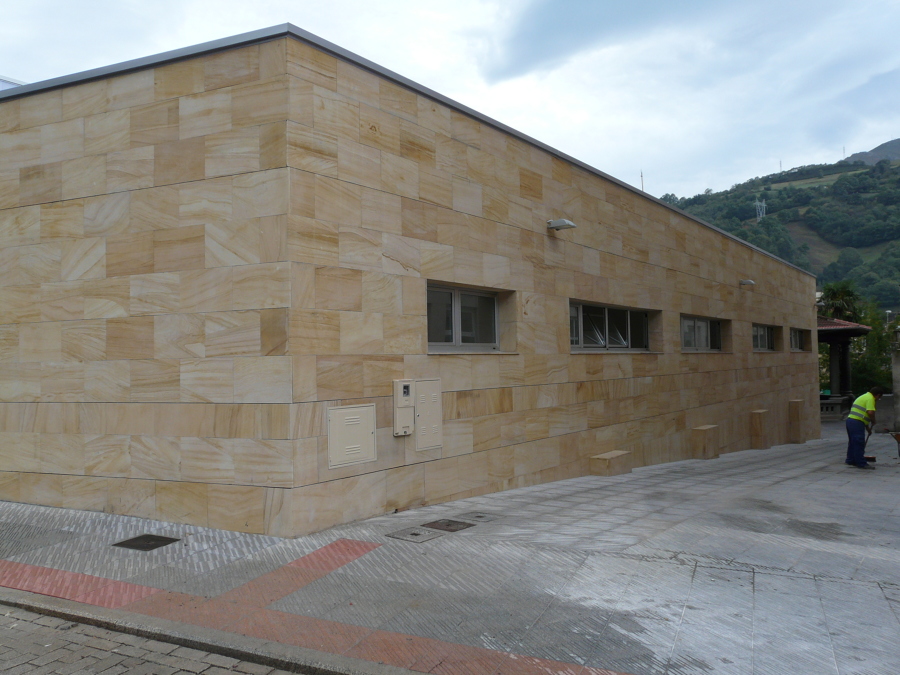 Fachada lateral derecha