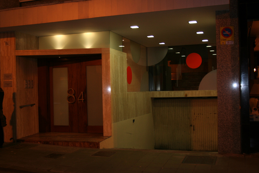 Fachada luz artificial