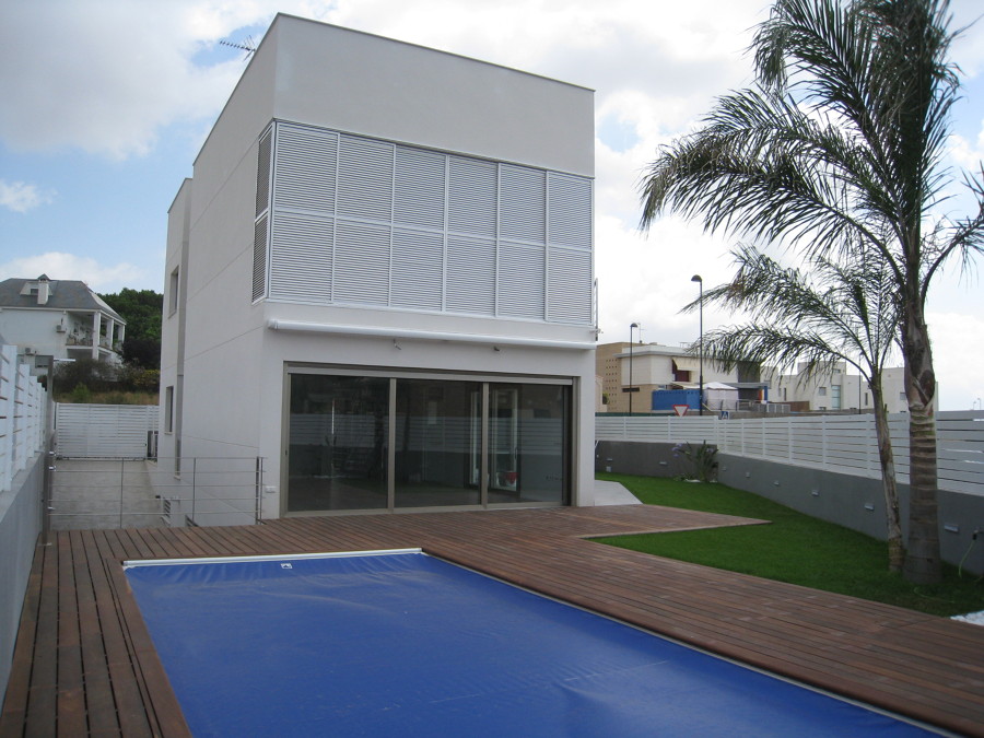 Fachada + Piscina