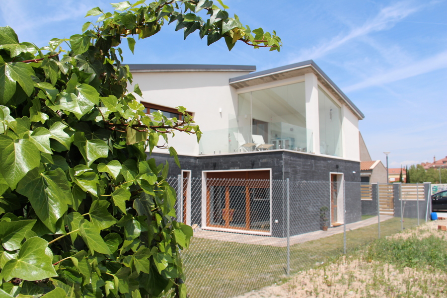 Fachada pizarra y mortero