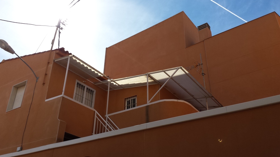 Fachada posterior de edificio rehabilitado