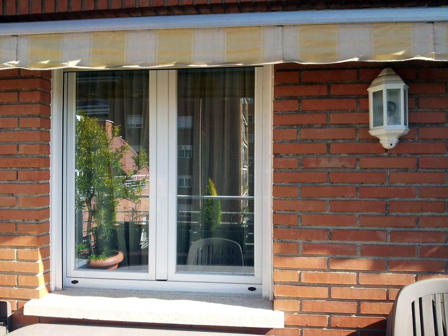 fachada posterior, detalle ventana