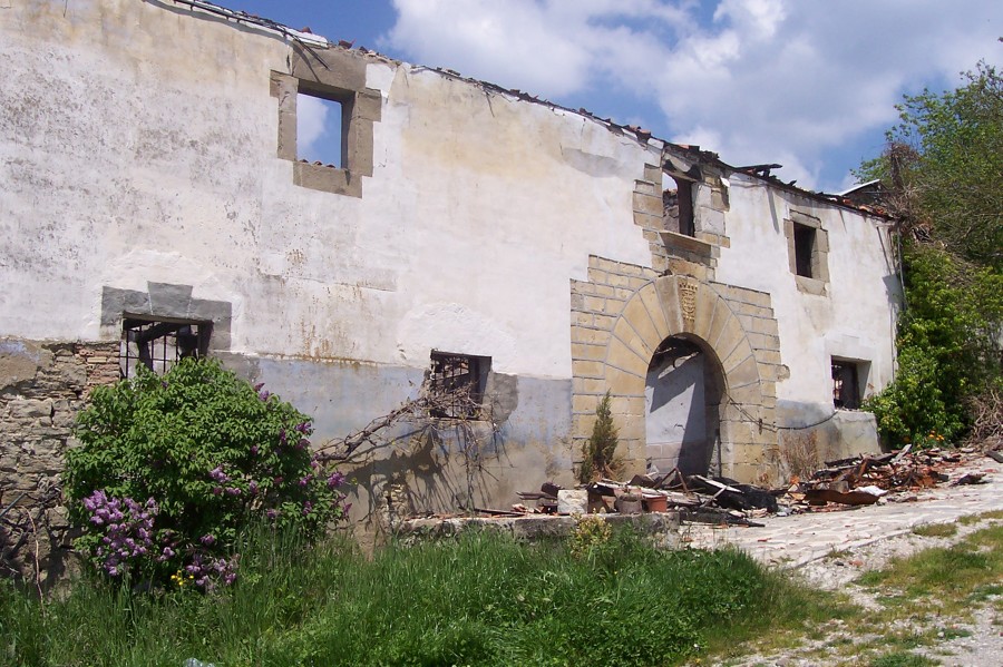 Fachada principal antes de la rehabilitación