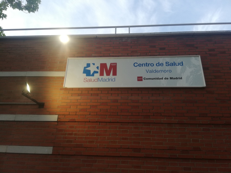 fachada principal carteleria