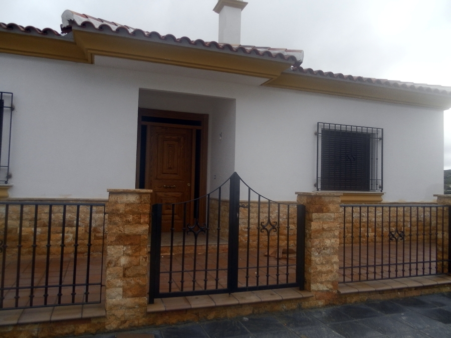 Fachada principal de vivienda