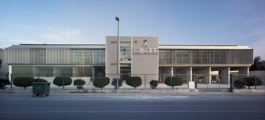 Fachada principal del BORM