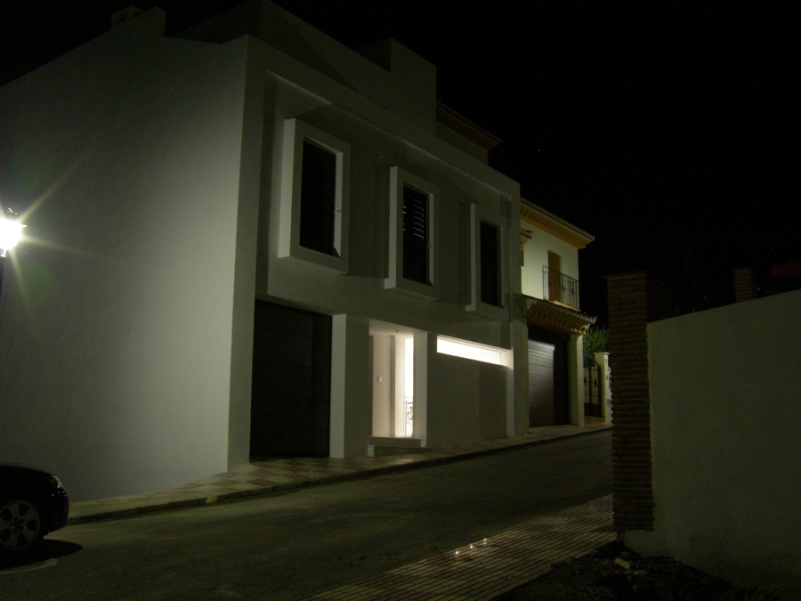 Fachada principal noche