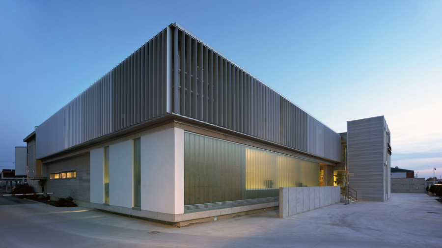 Fachada principal y lateral