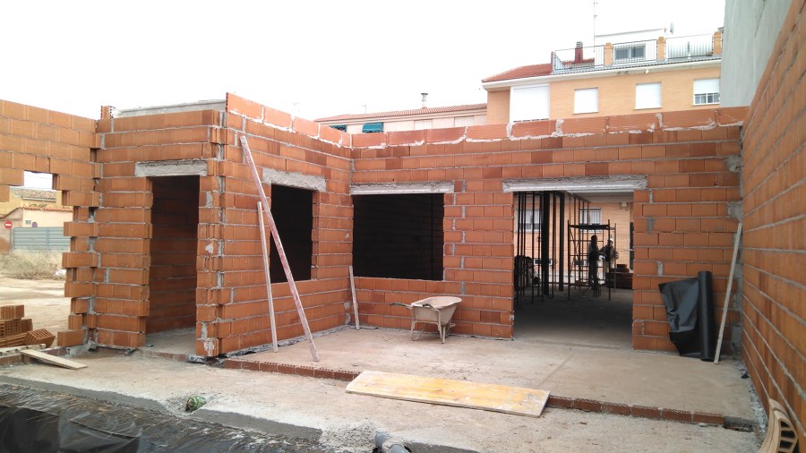 Fachada trasera en construcción