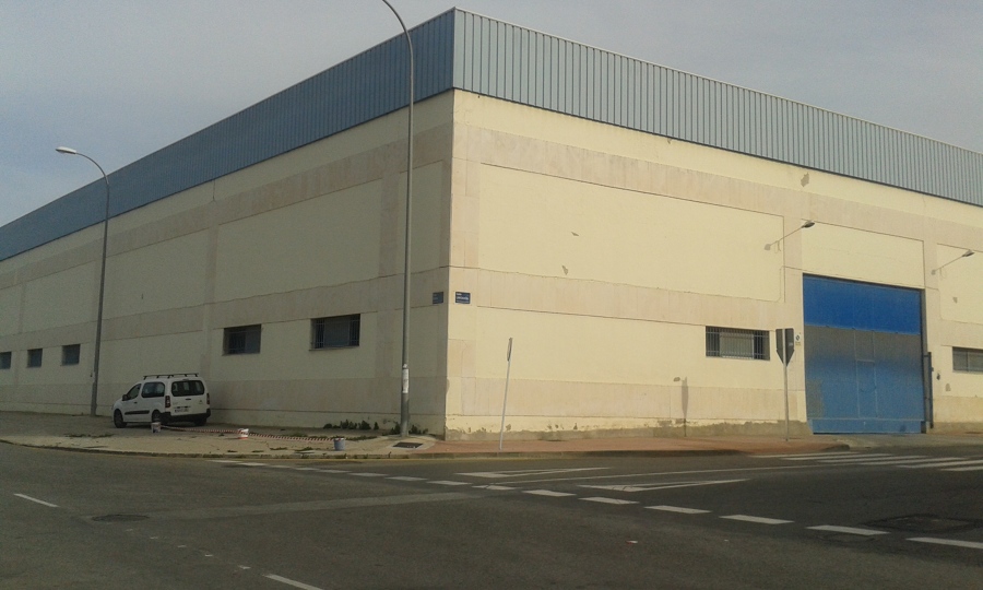 Fachada trasera y lateral