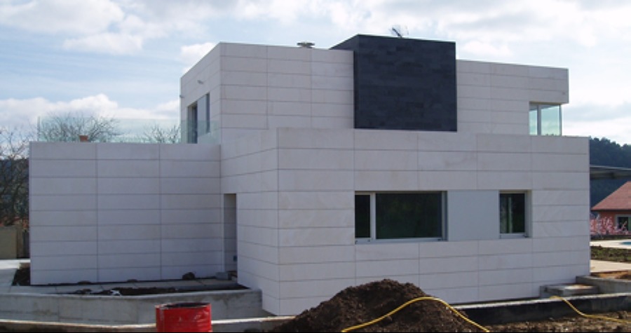 fachada ventilada.de.piedra caliza