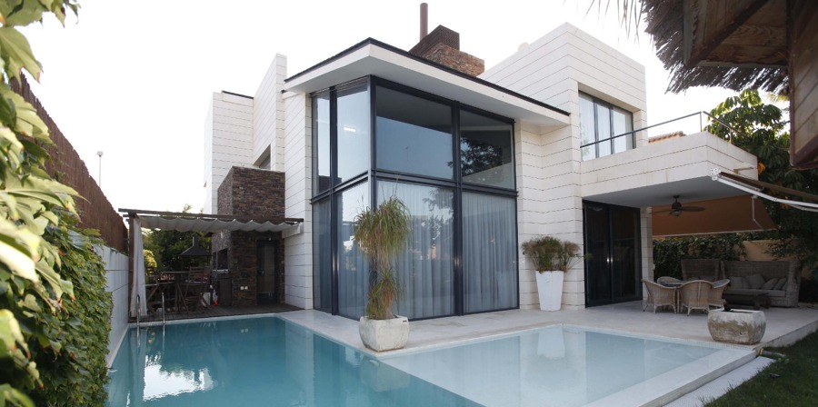 Fachada vivienda casa Carlos campo de golf de Alicante