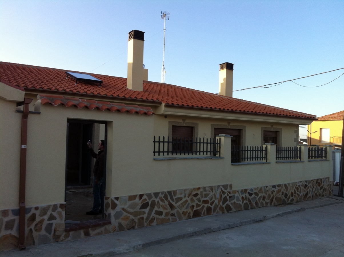 Fachada y Patio posterior