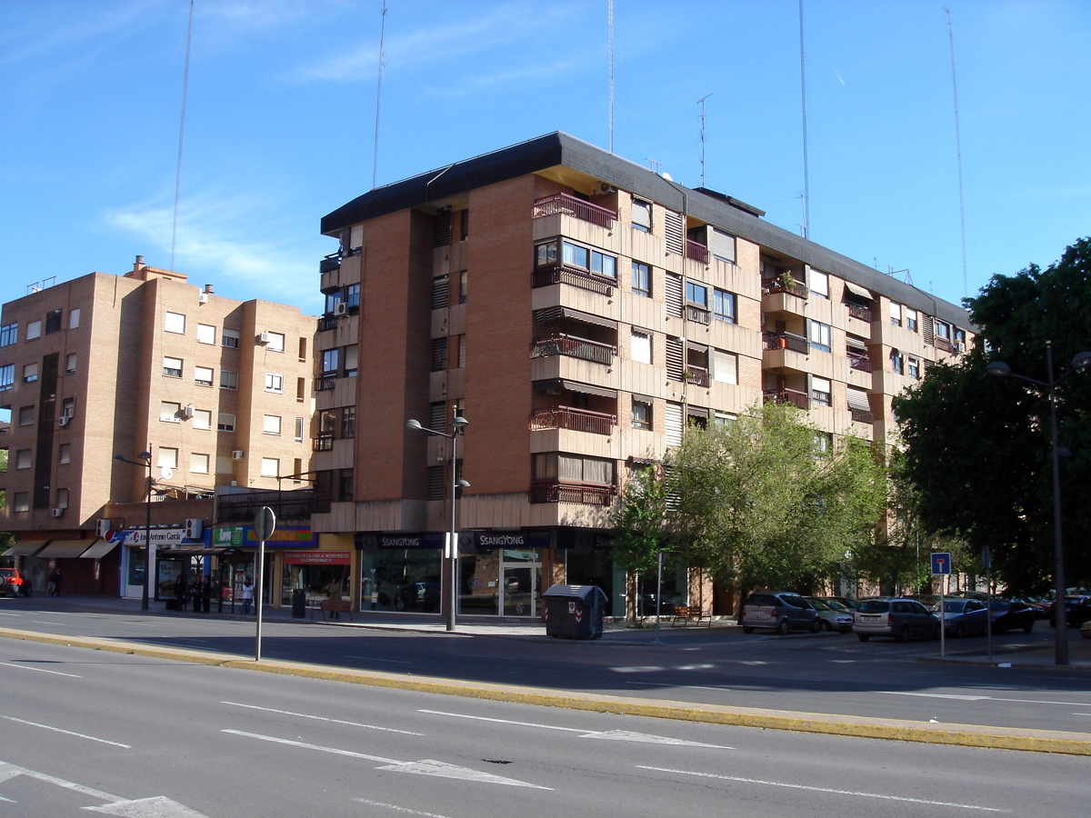 FACHADAS SUR Y OESTE