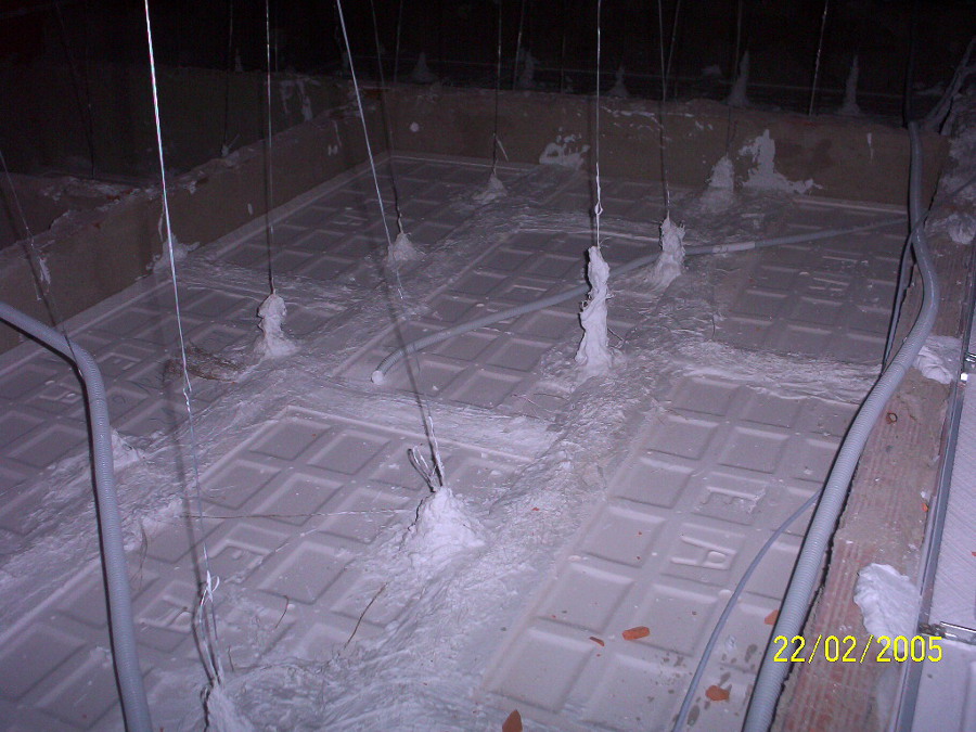 falso techo de escayola colgadas del techo