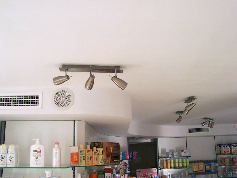 Falso techo dos niveles.