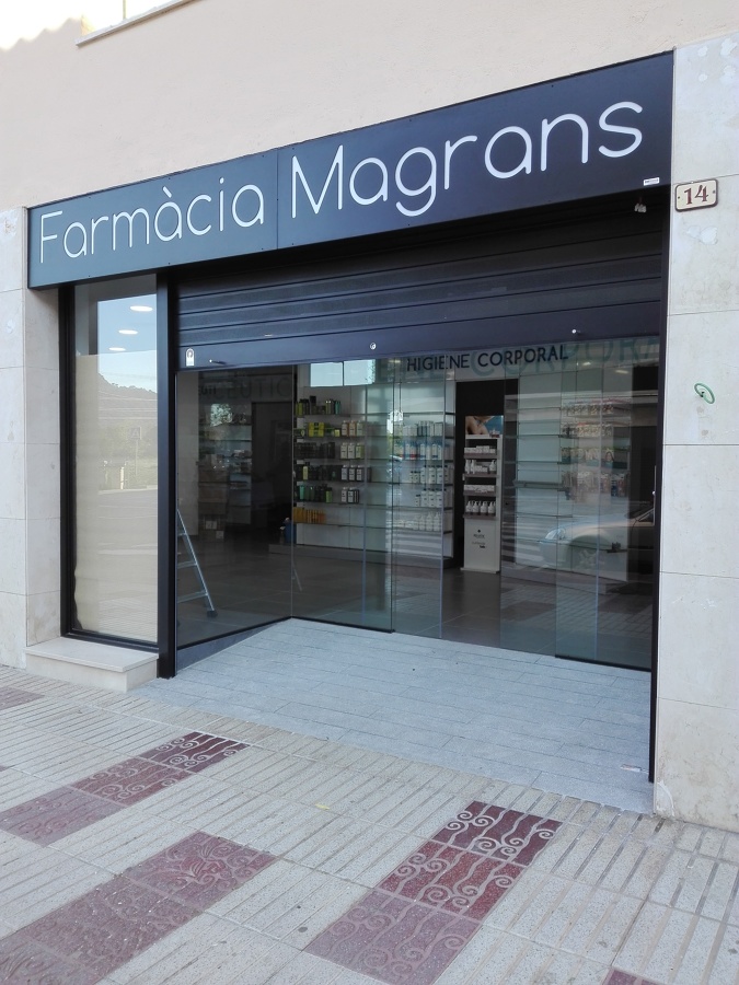 farmacia. entrada. accesos.rampa