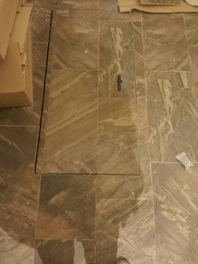 final de acceso de trampilla al sótano 