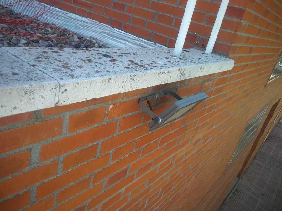 foco instalado en parking 2 personal