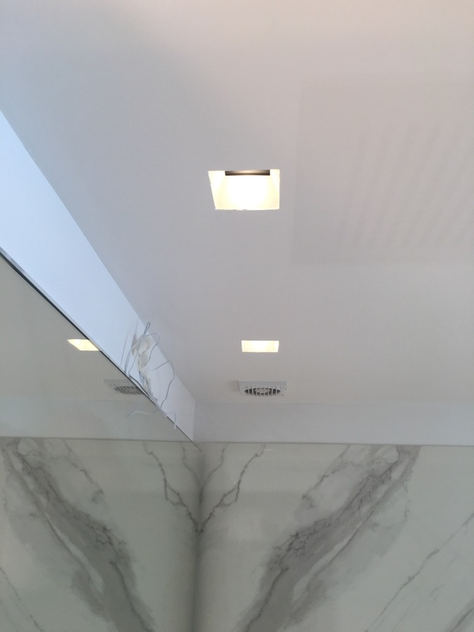 Foco Kreon enrasado en techo 