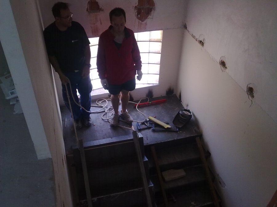 Formación de escalera nueva a buhardilla