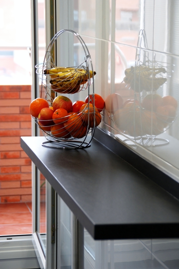 Formación de mesa con porcelánico The Size.