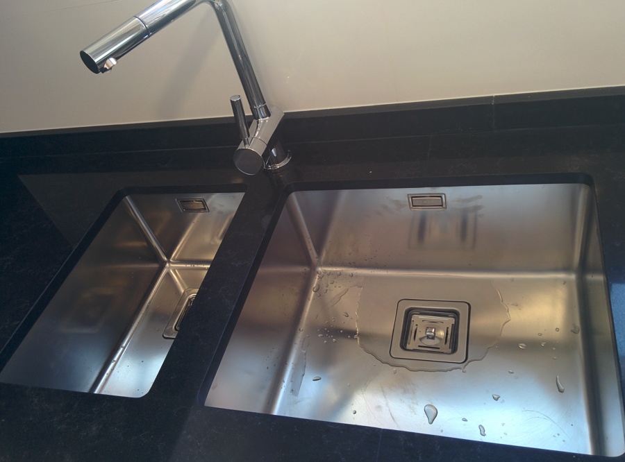 Fregaderos bajo plano