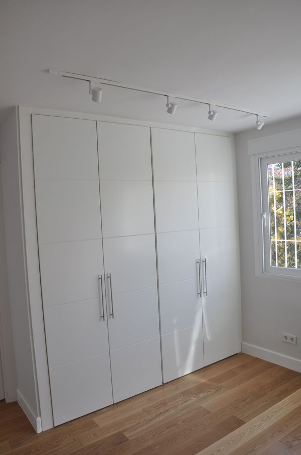 Frente armario puertas abatibles