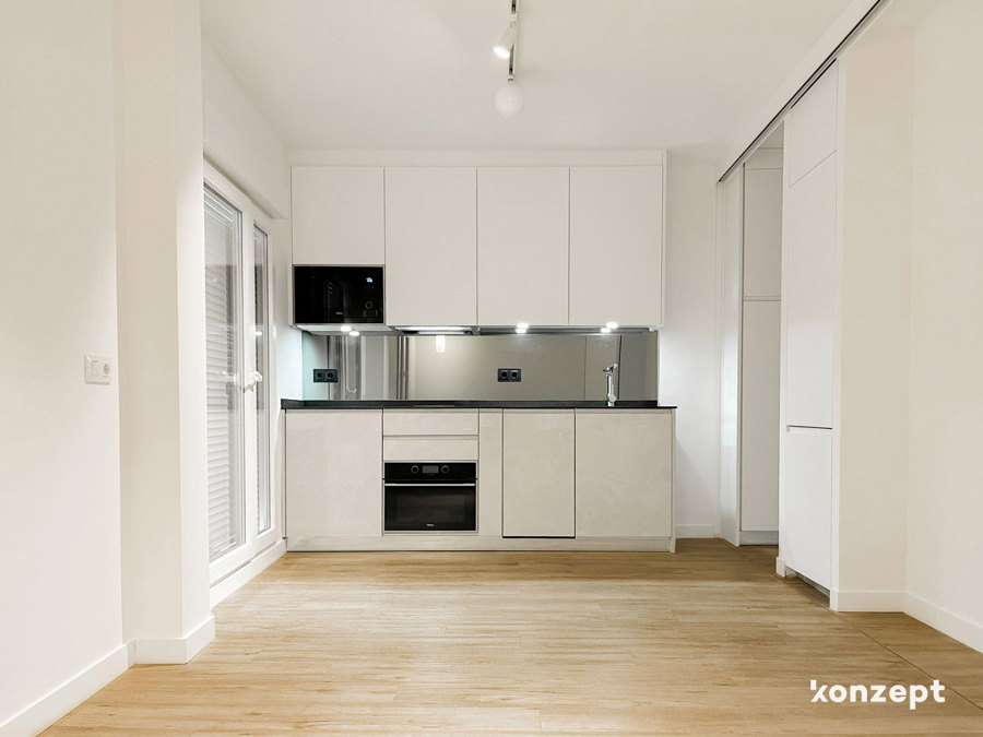 frente cocina blanco y espejo