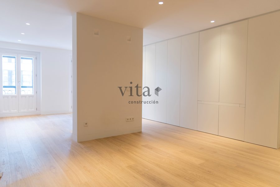 Frente de armario a medida lacado en blanco