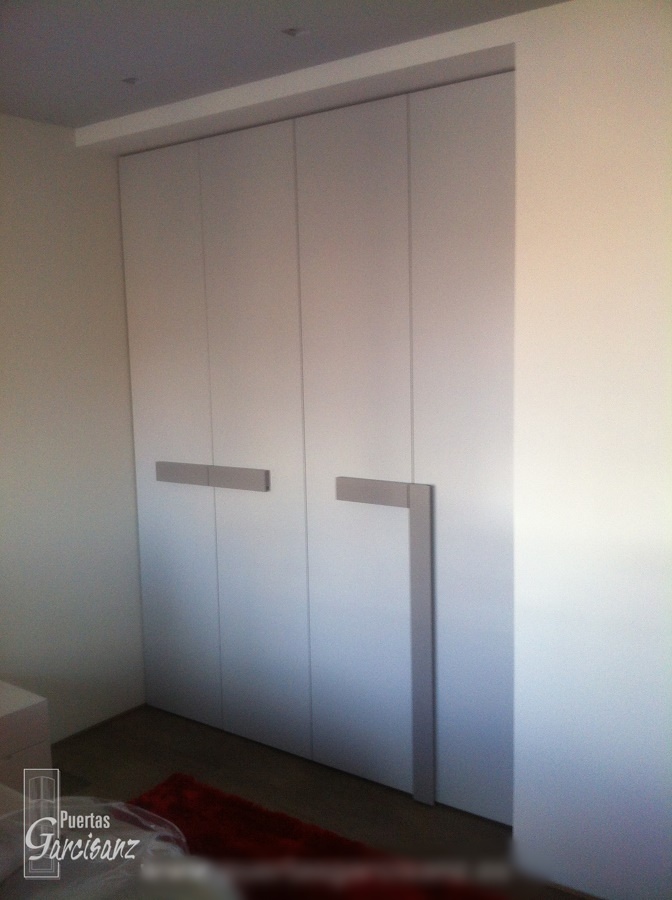 Frente de armario abatible lacado blanco