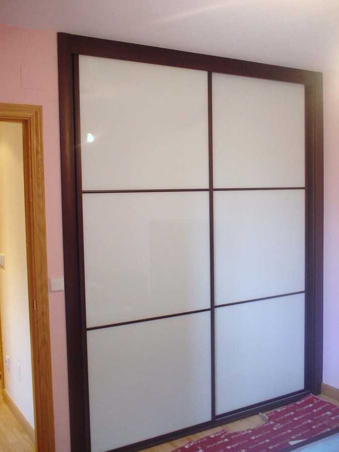 Frente de armario cristal lacado blanco y perfiles vengué