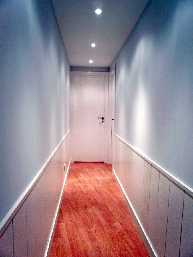 Friso lacado en blanco