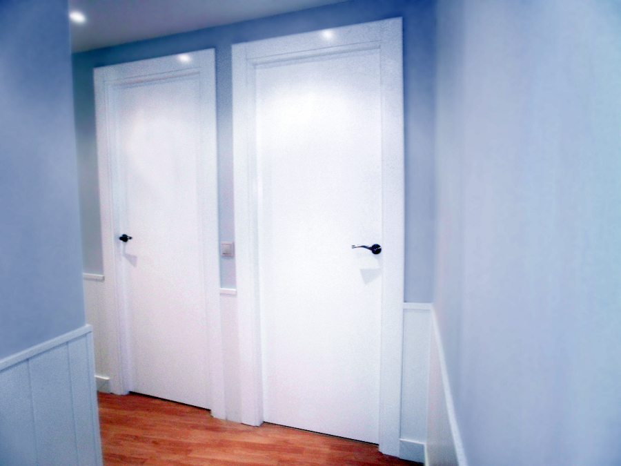 Friso y puertas lacadas