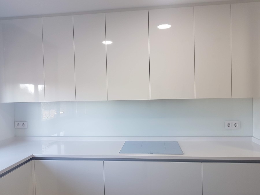 FRONTAL CON PARED DE VIDRIO
