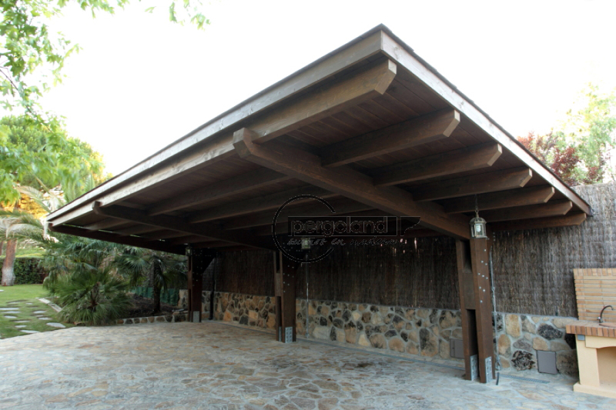GARAJE DE MADERA 