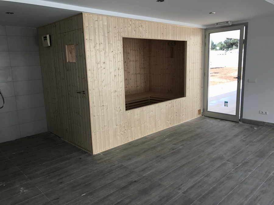 GIMNASIO, solado con baldosa tipo parket