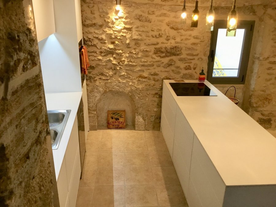 Gran isla con cajones aluminio blanco y texturado