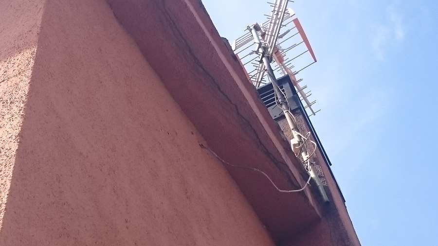 GRANDES FISURAS EN ALERO