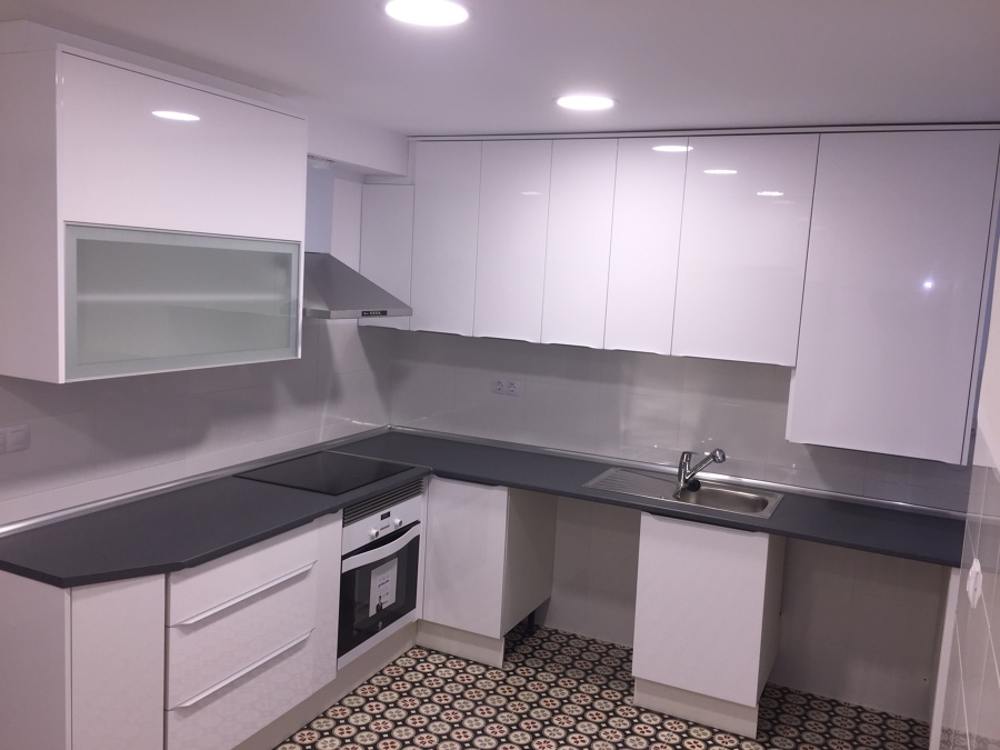 GRES HIDRÁULICO Y MOBILIARIO COCINA