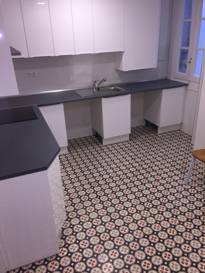 GRES HIDRÁULICO Y MOBILIARIO COCINA