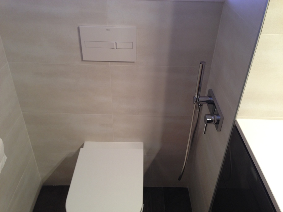 GRIFERIA BIDET AL LADO WC