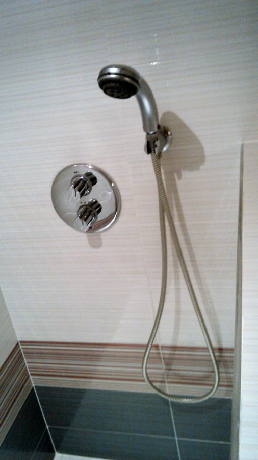 GRIFERIA EMPOTRABLE 2 SALIDAS 