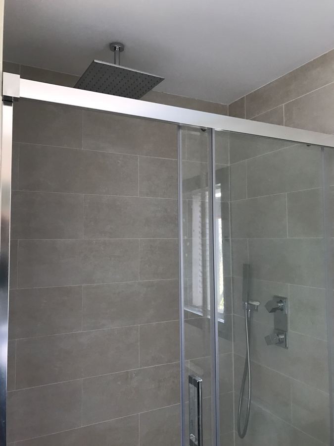 Griferia empotrada en el techo