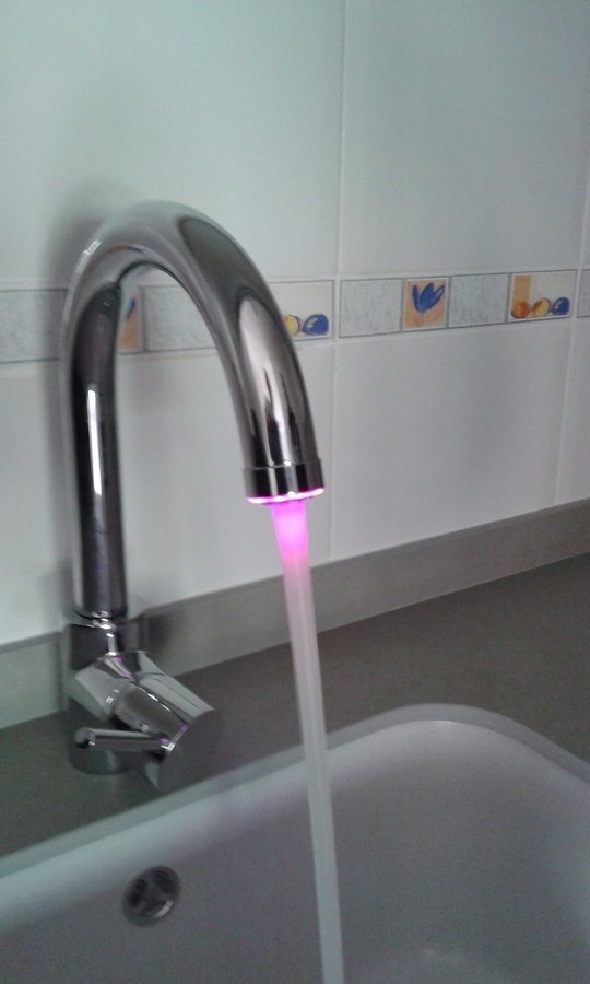 grifo fregadero con leds
